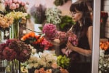 ealistic artificial flowers supplier